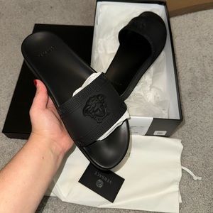 ❤️SOLD ❤️Authentic Brand New on box. Versace Palazzo Slide Sz 10-11